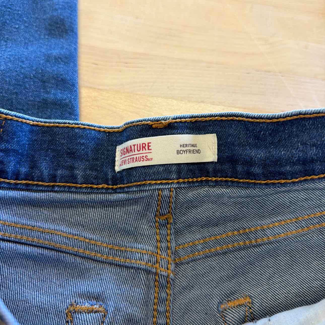 Levi's Size 2 Blue Denim Preloved Jeans