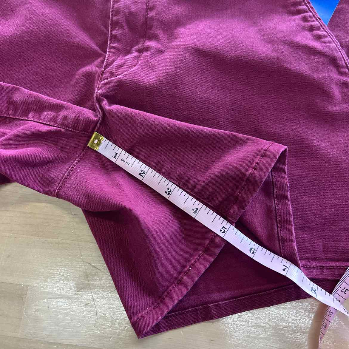 American Eagle Women Size 8 Wine Preloved Shorts