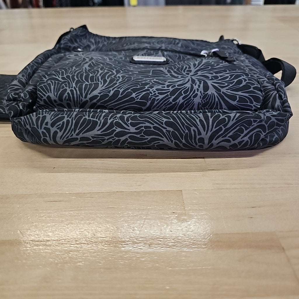 Baggallini Black Handbag