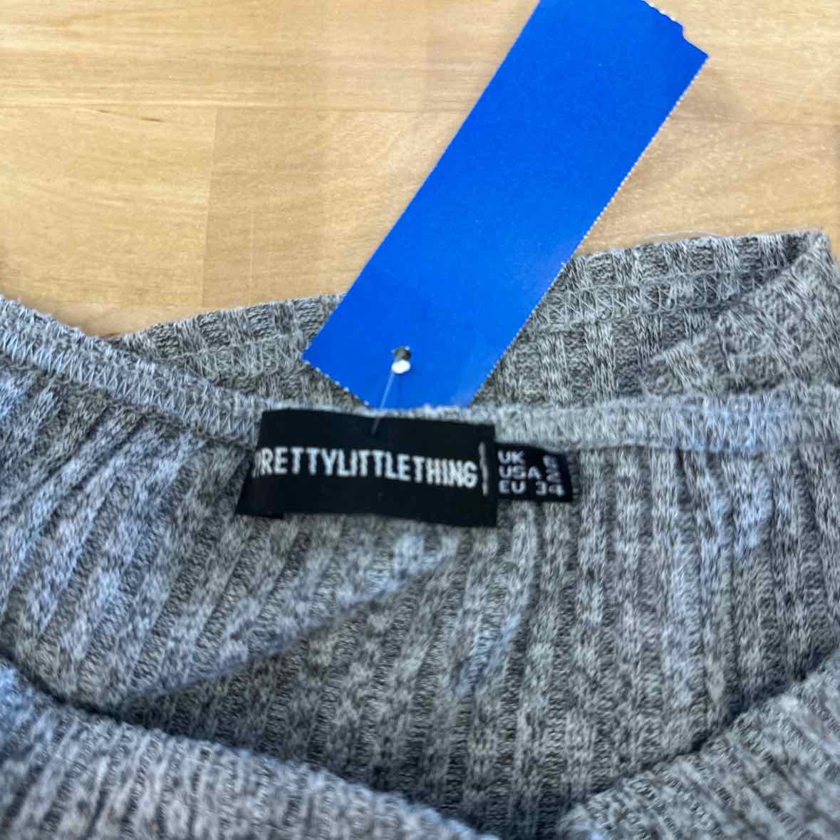 Pretty Little Thing Size 2 Gray Crop Top