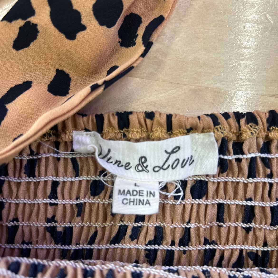 Vine & Love Size L Orange Preloved Jumper