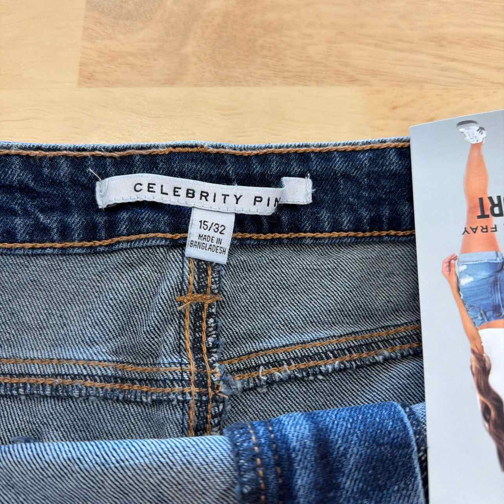 Celebrity pink Women Size 15 Blue New Shorts