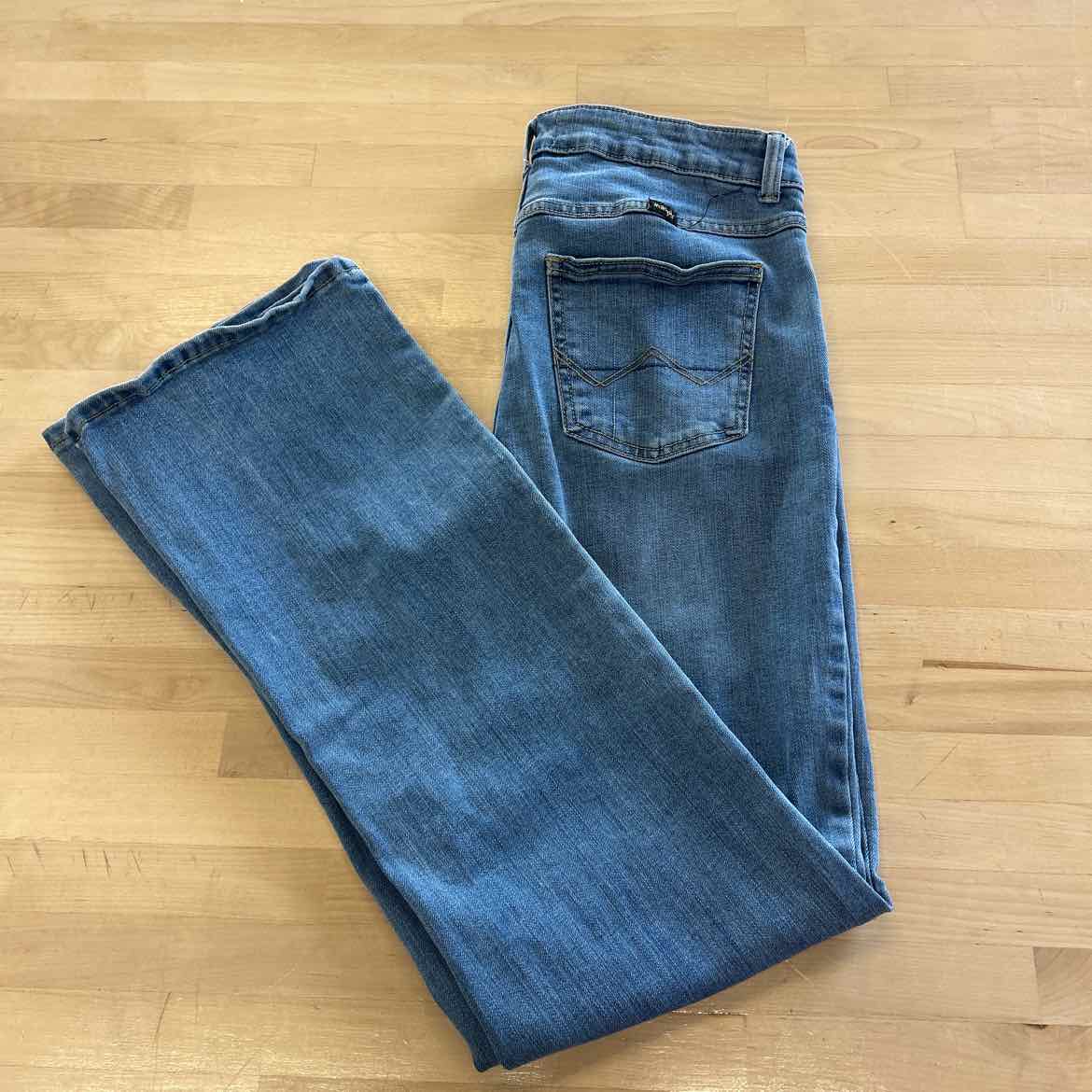 Wrangler Size 6 Blue Denim Preloved Jeans