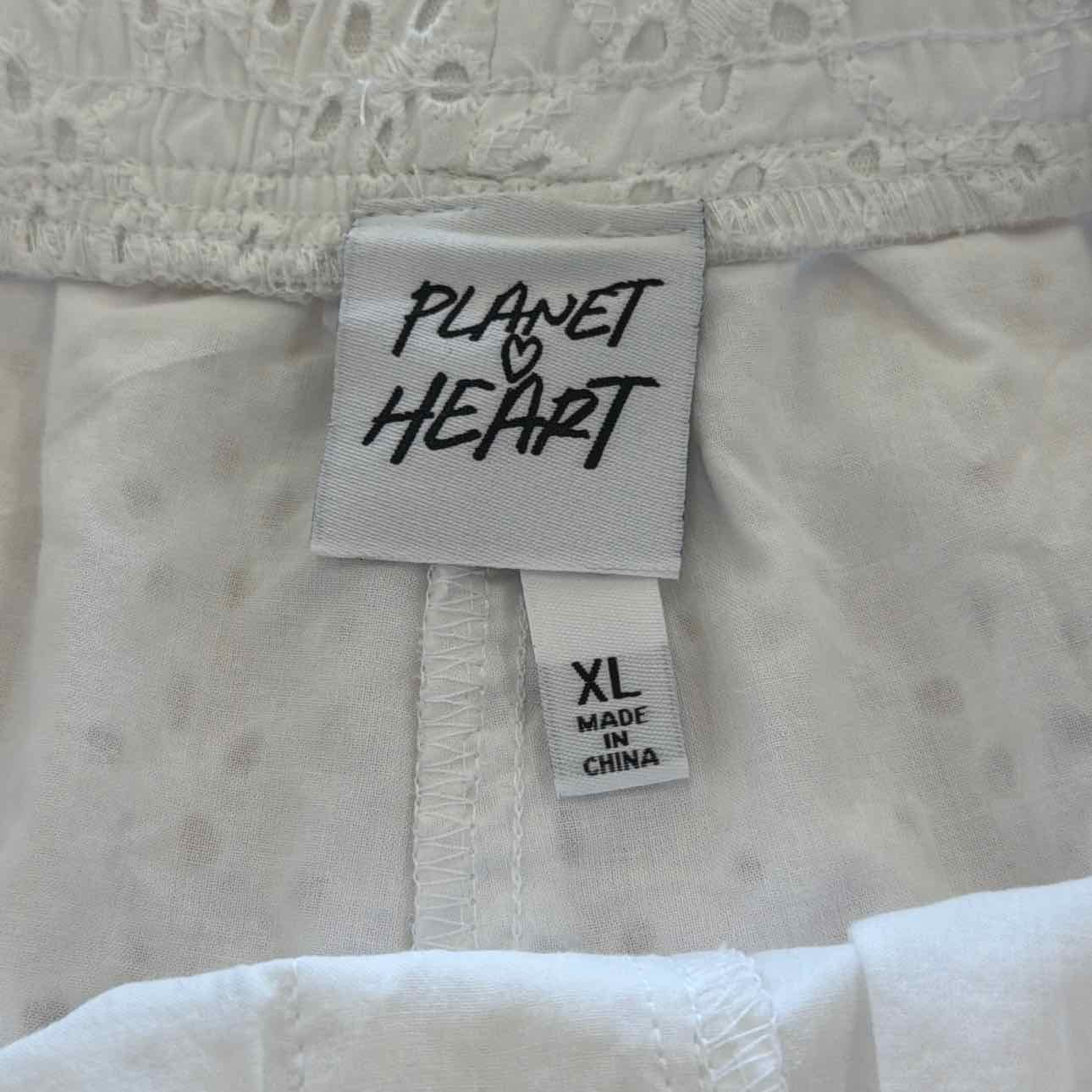 Planet Heart Women Size XL White New Shorts