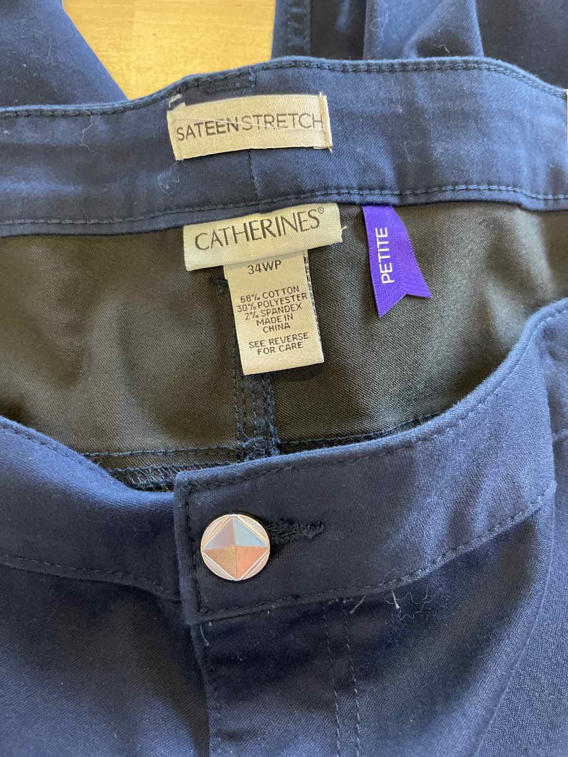 Catherines Size 34W Blue Capris