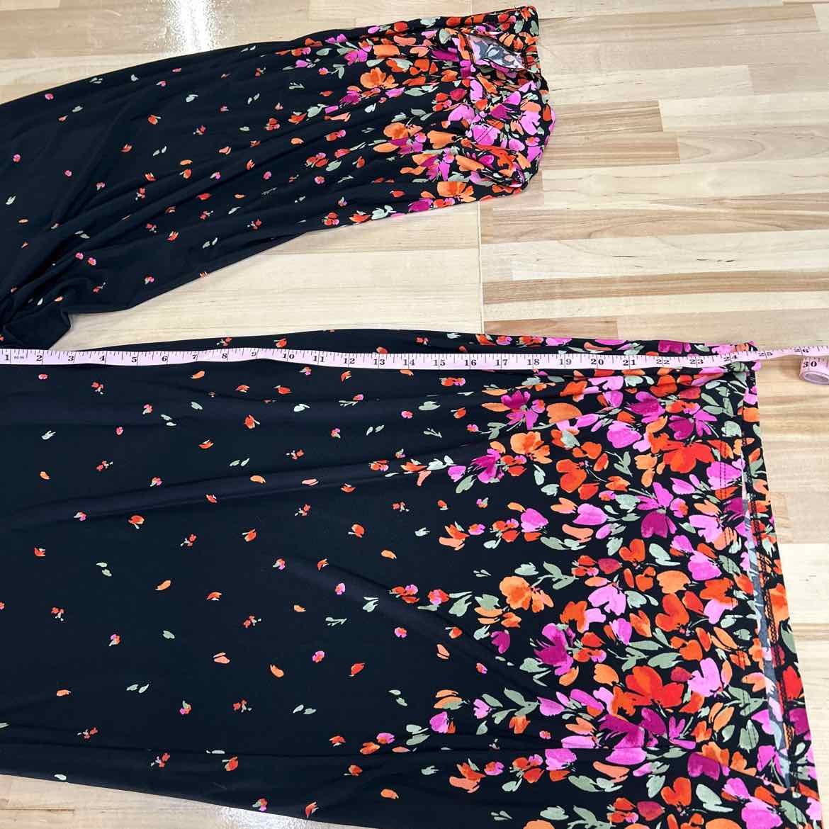 Vince Camuto Size L Black New Pants