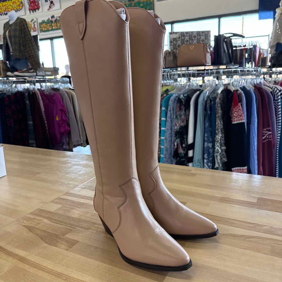 Journee Signature Womens Genuine Leather Pryse Almond Toe Pull on Knee High Boot