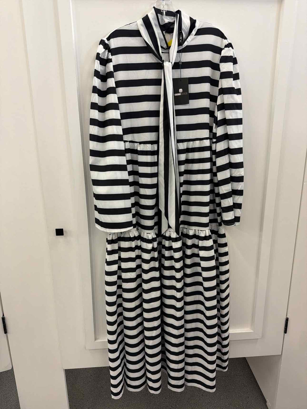 StyleWe Size XL BLACK & WHITE Dress
