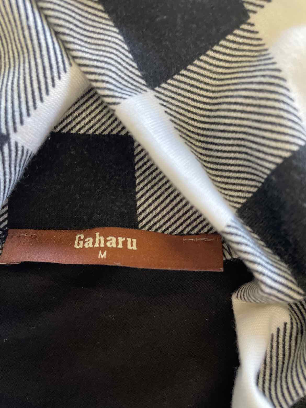 Size M Black Turtleneck