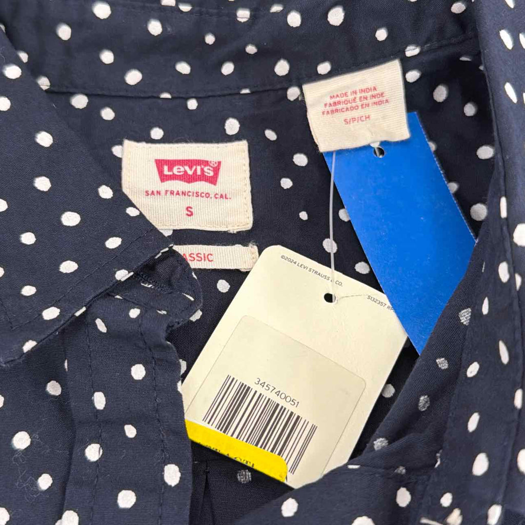 Levi's Size S Classic Fit Button-Front Shirt