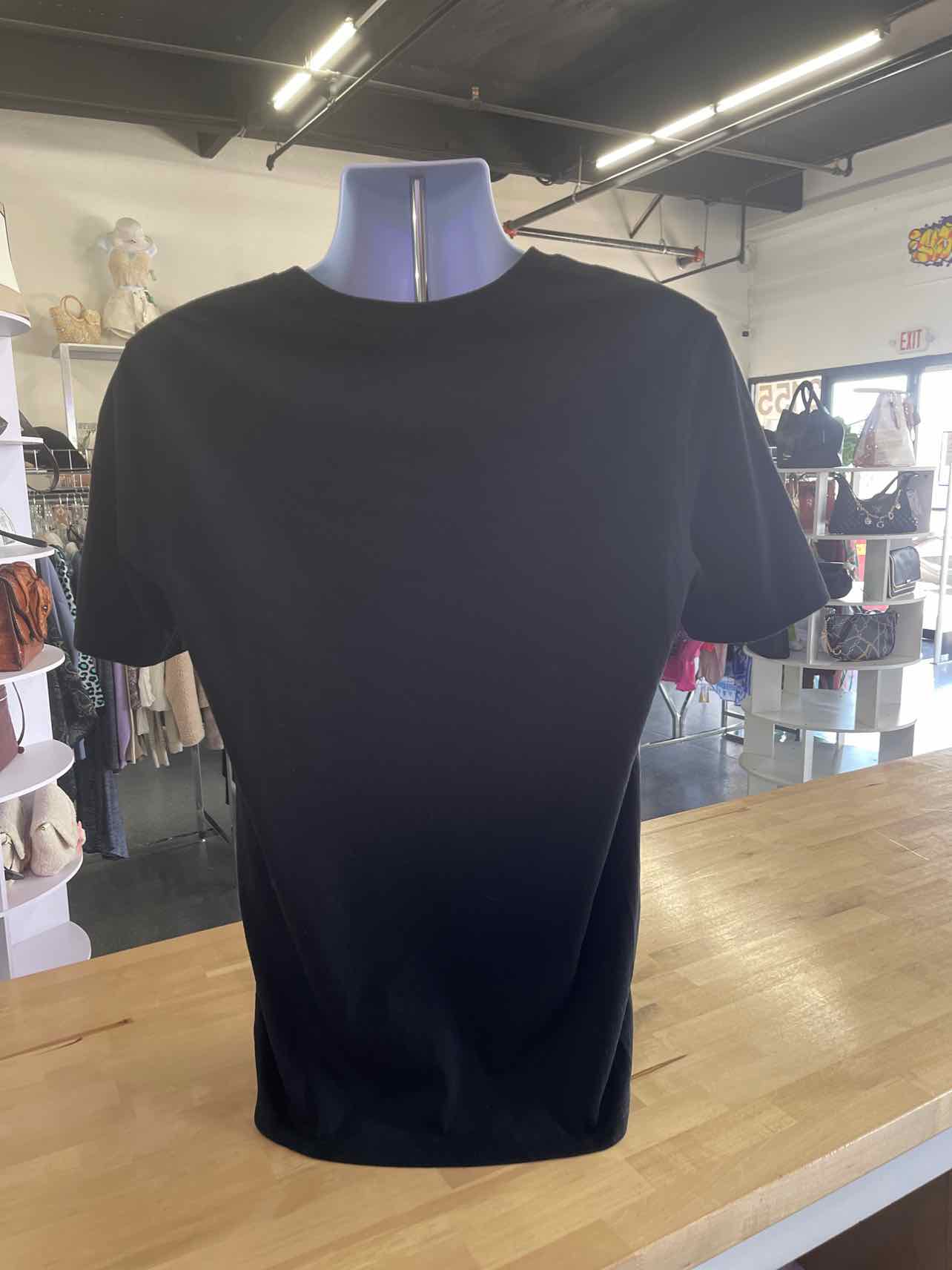 NBA Size M Black Preloved MENS T-shirt