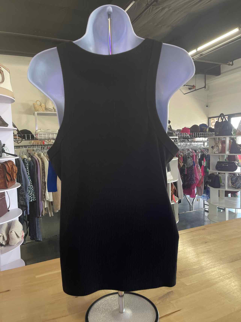 Gap Size L Black Preloved Tank