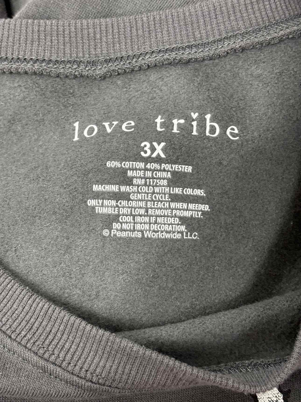 Love Tribe Size 3X Plus Size Chillin' Snoopy Sweatshirt - Iron Gate