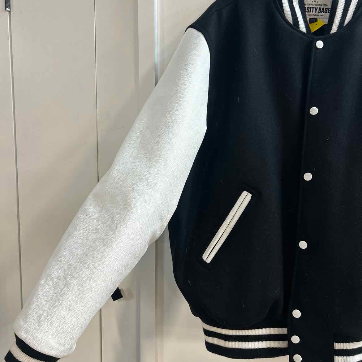 Varsity Base Size 2XL Black MENS Jacket