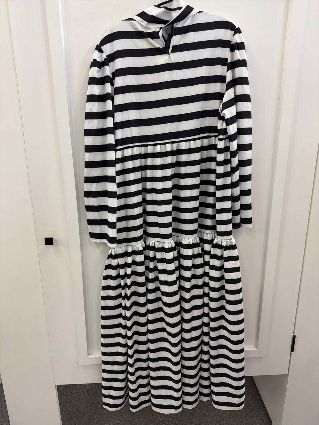 StyleWe Size XL BLACK & WHITE Dress