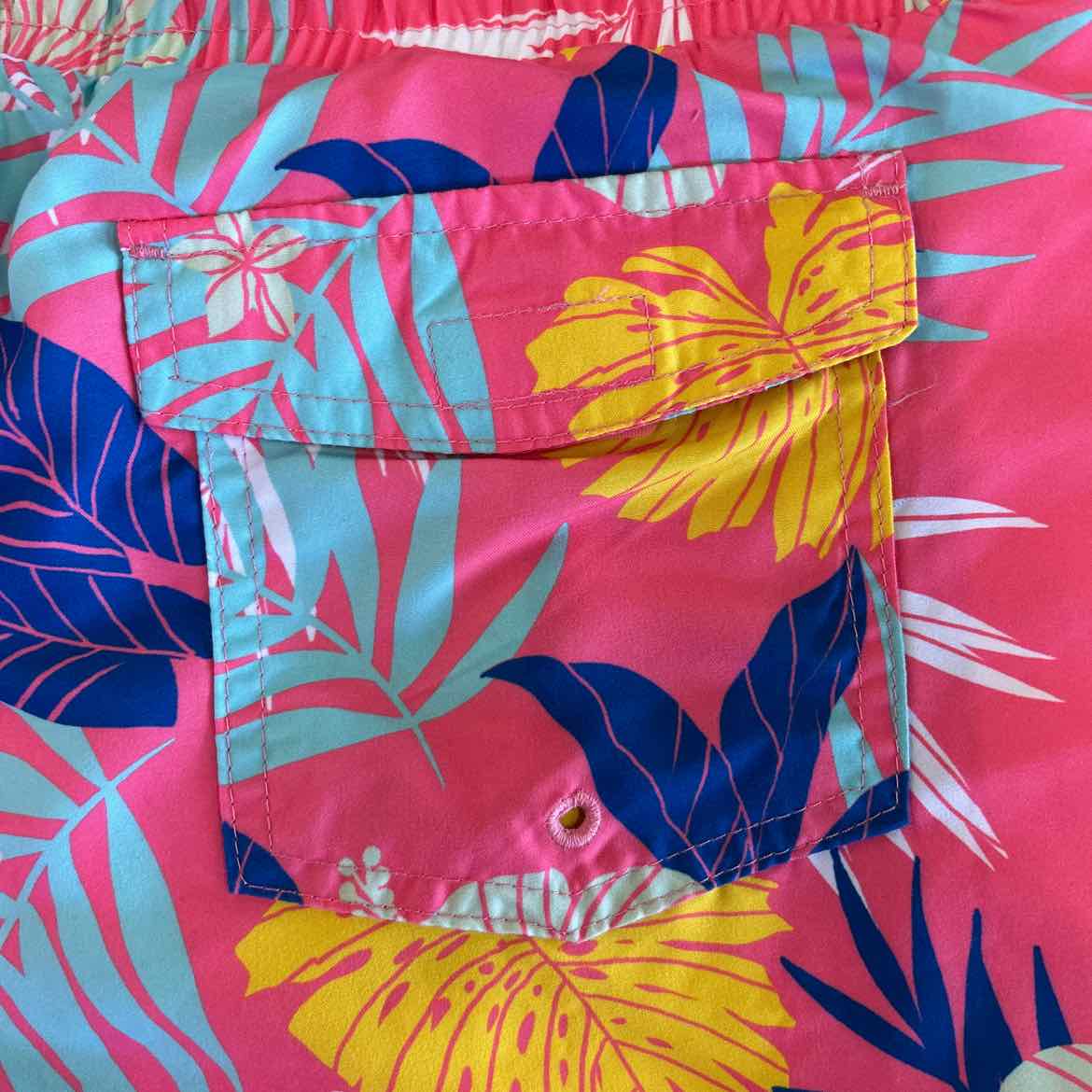 Club Room Men's Hibiscus Floral Print 7" Swim Trunks