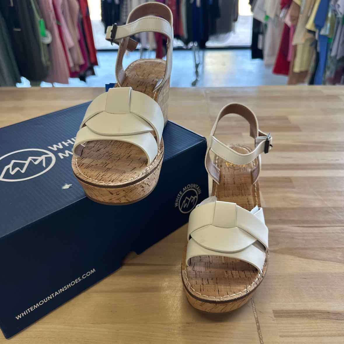 White Mountain Shoe Size 8 Wedges