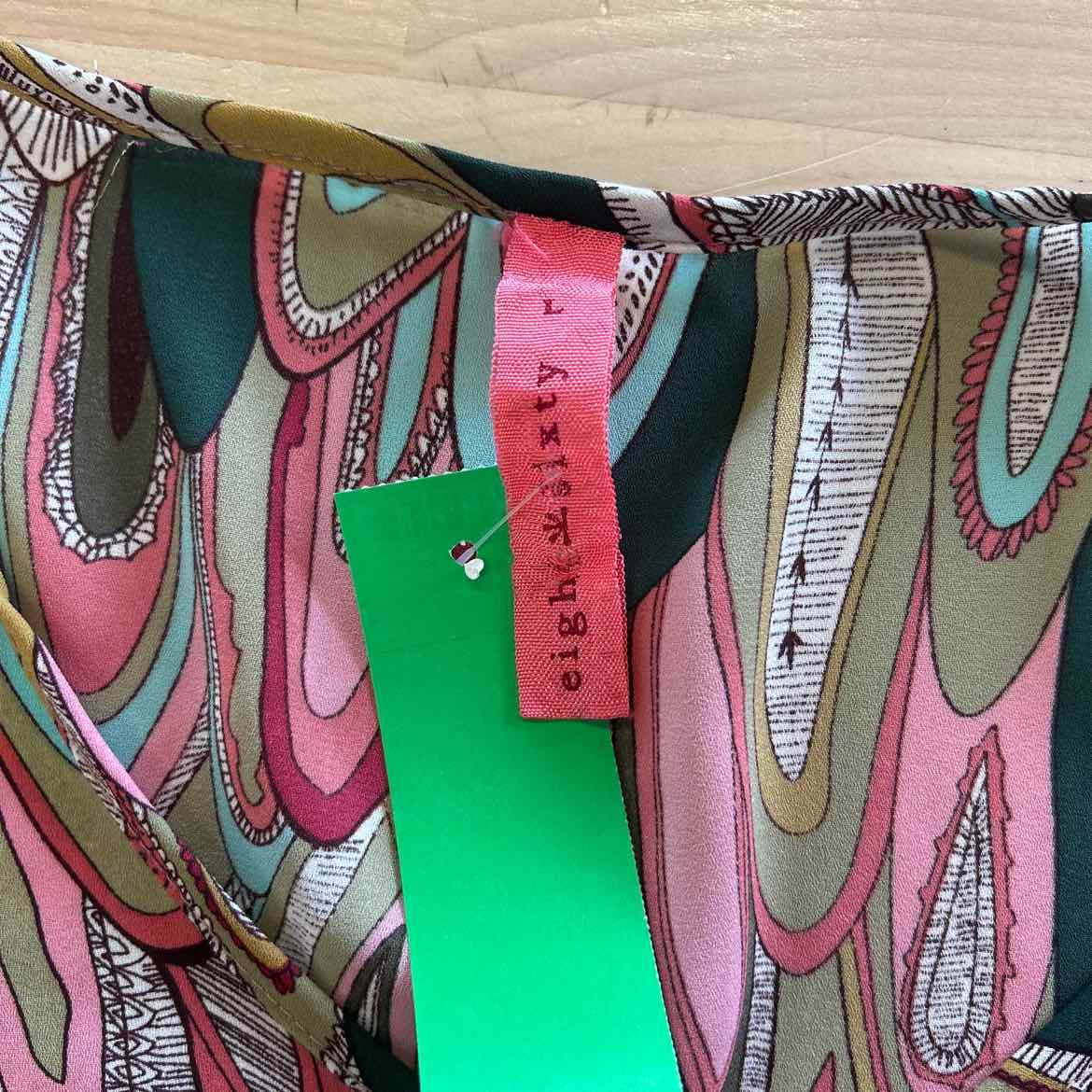 Eight Sixty Size L Multi-Color Preloved Blouse LS
