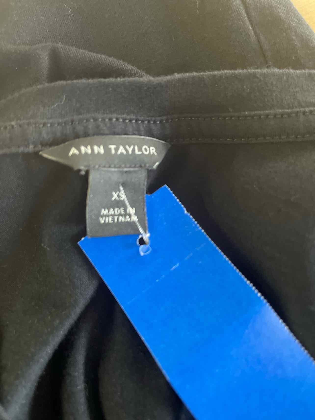 Ann Taylor Size XS Black Preloved T-Shirt SS