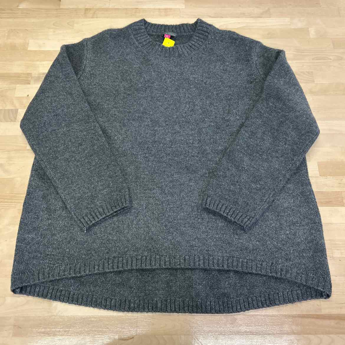 Vince Camuto Size XL Gray Sweater