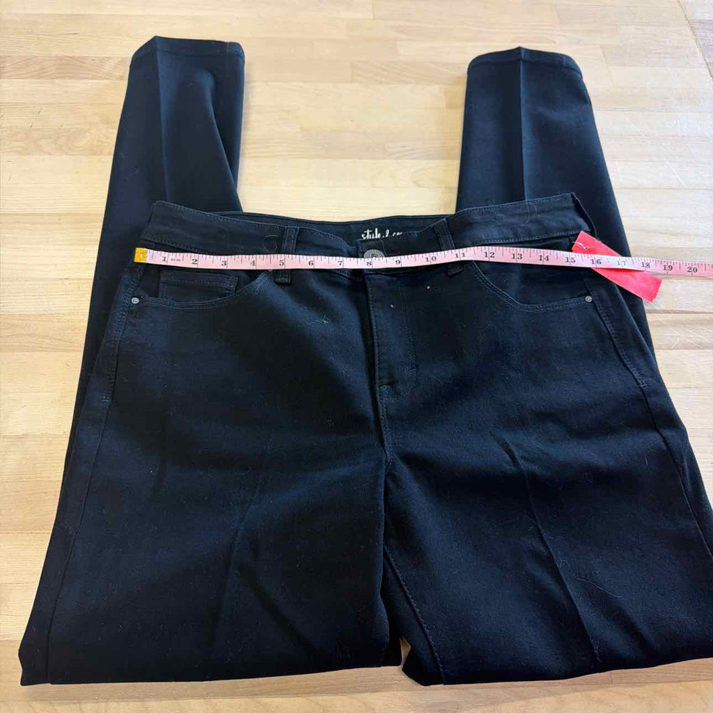 Style & Co. Size 8 Black Cotton Preloved Jeans