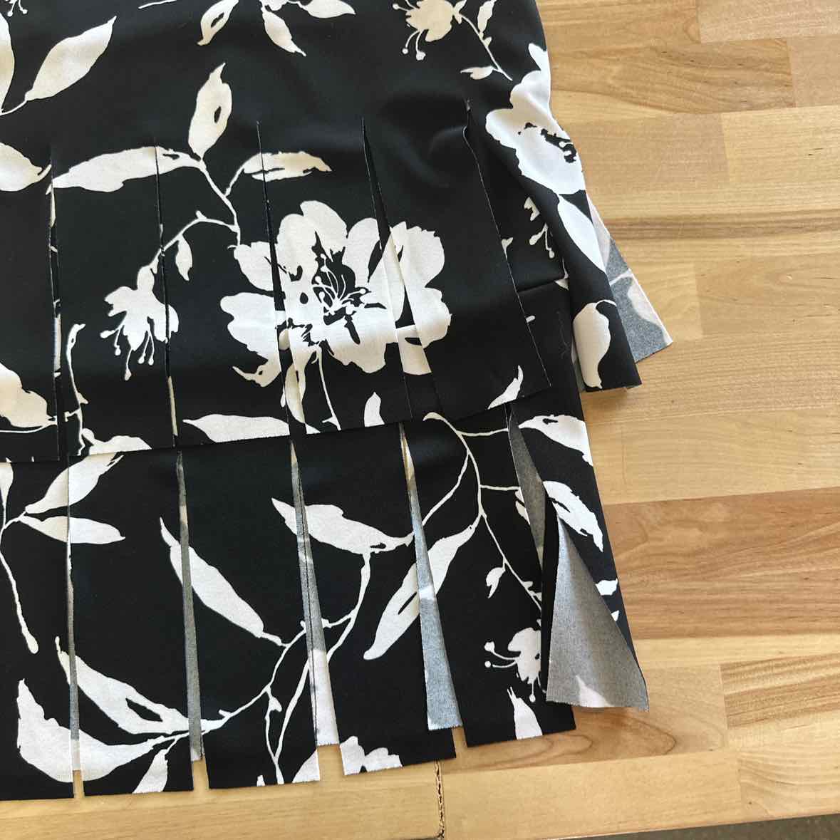 Cachet Size 10 Black Skirt