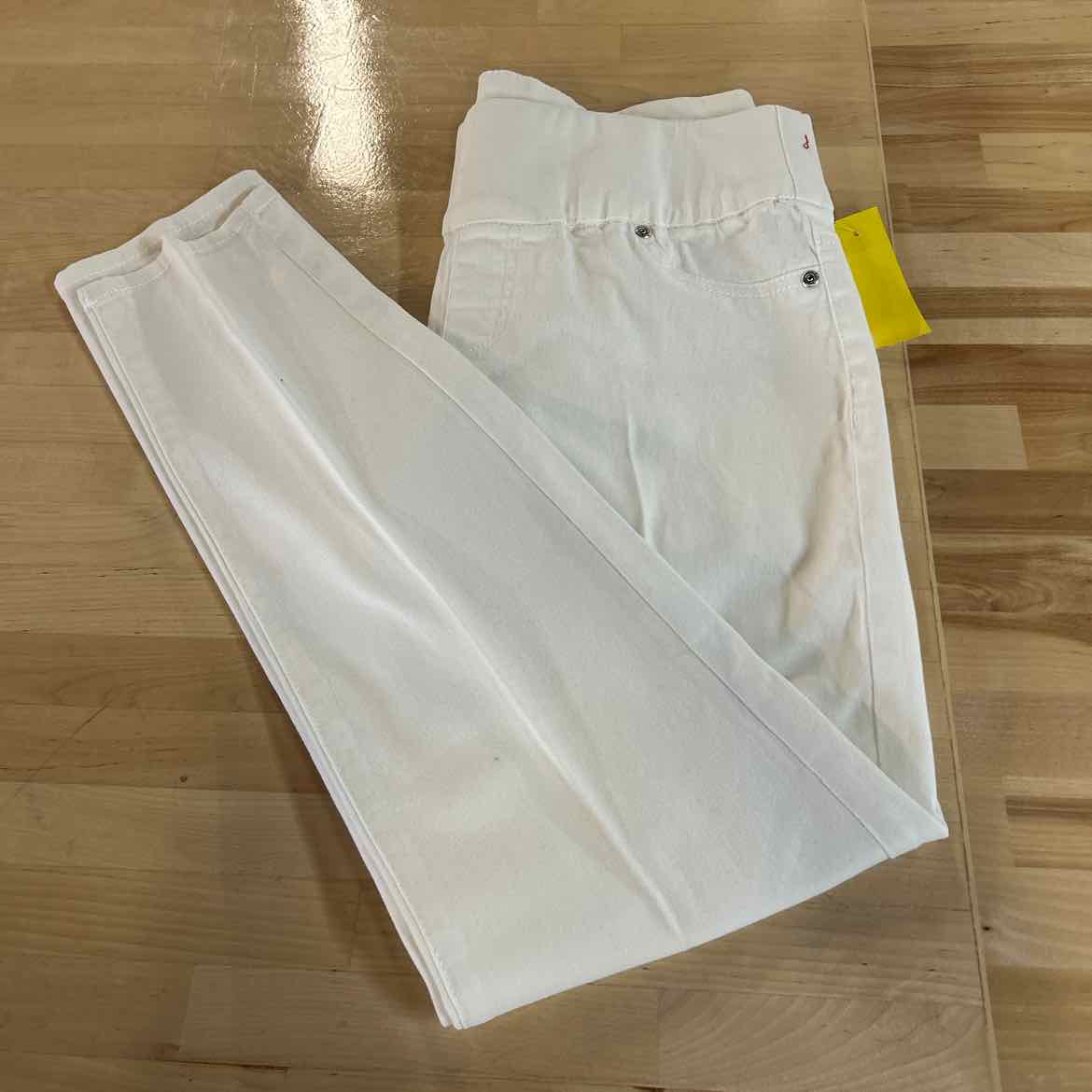 Celebrity Gold Size 10 White Preloved Pants