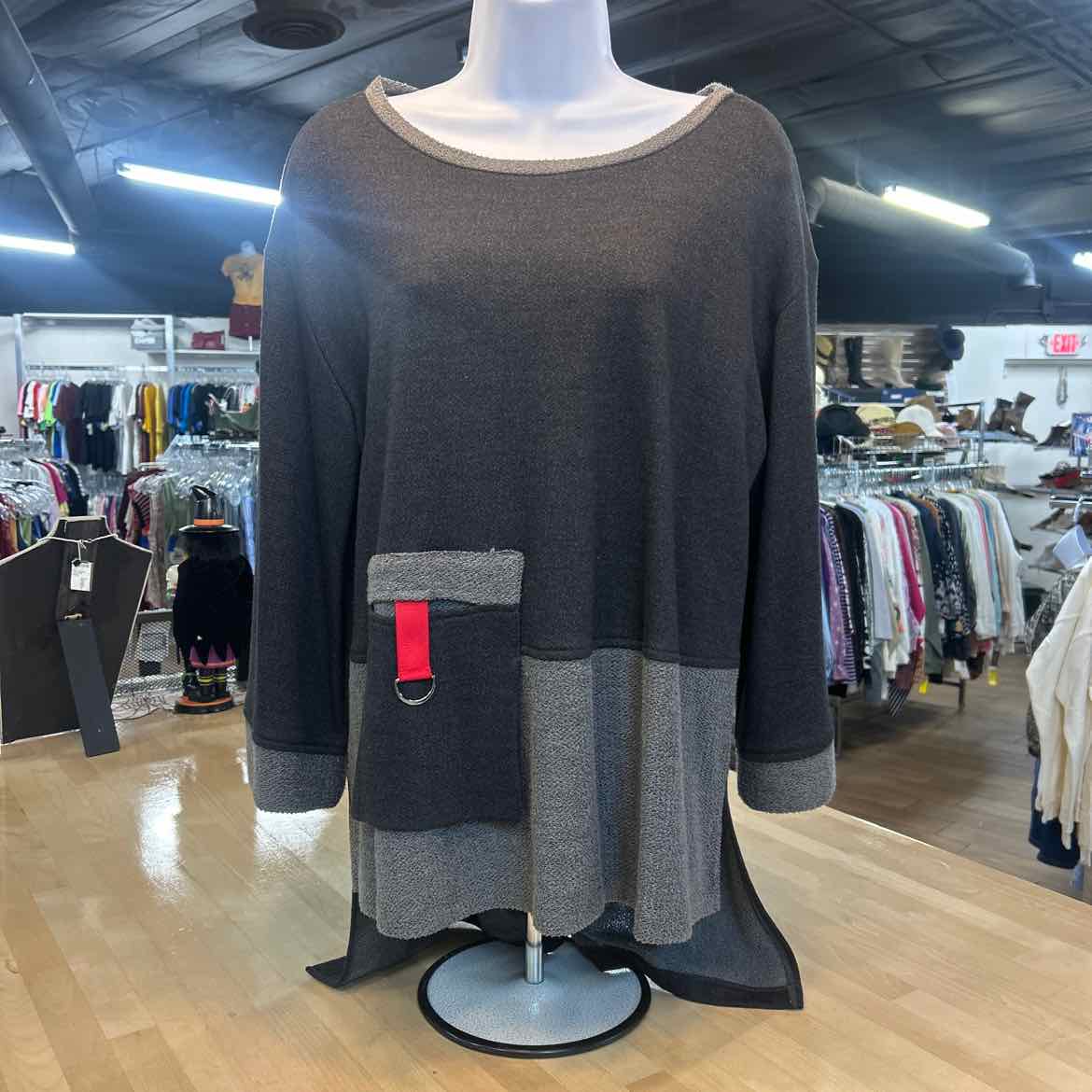 Konnie K. Size M Gray Preloved Sweater