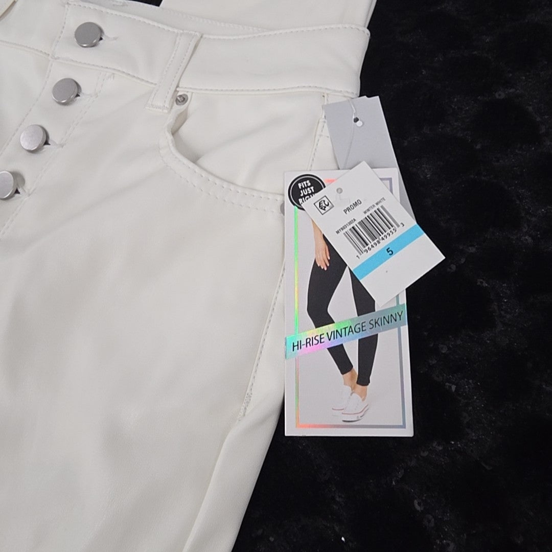 TINSELTOWN Size 7 White Pants