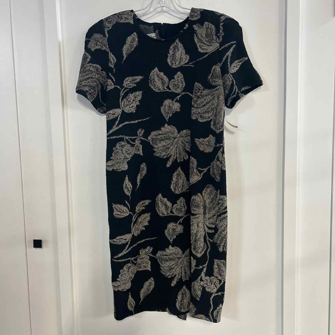 Sae Wyun Fashion Size L/XL Black Beige Knit Dress