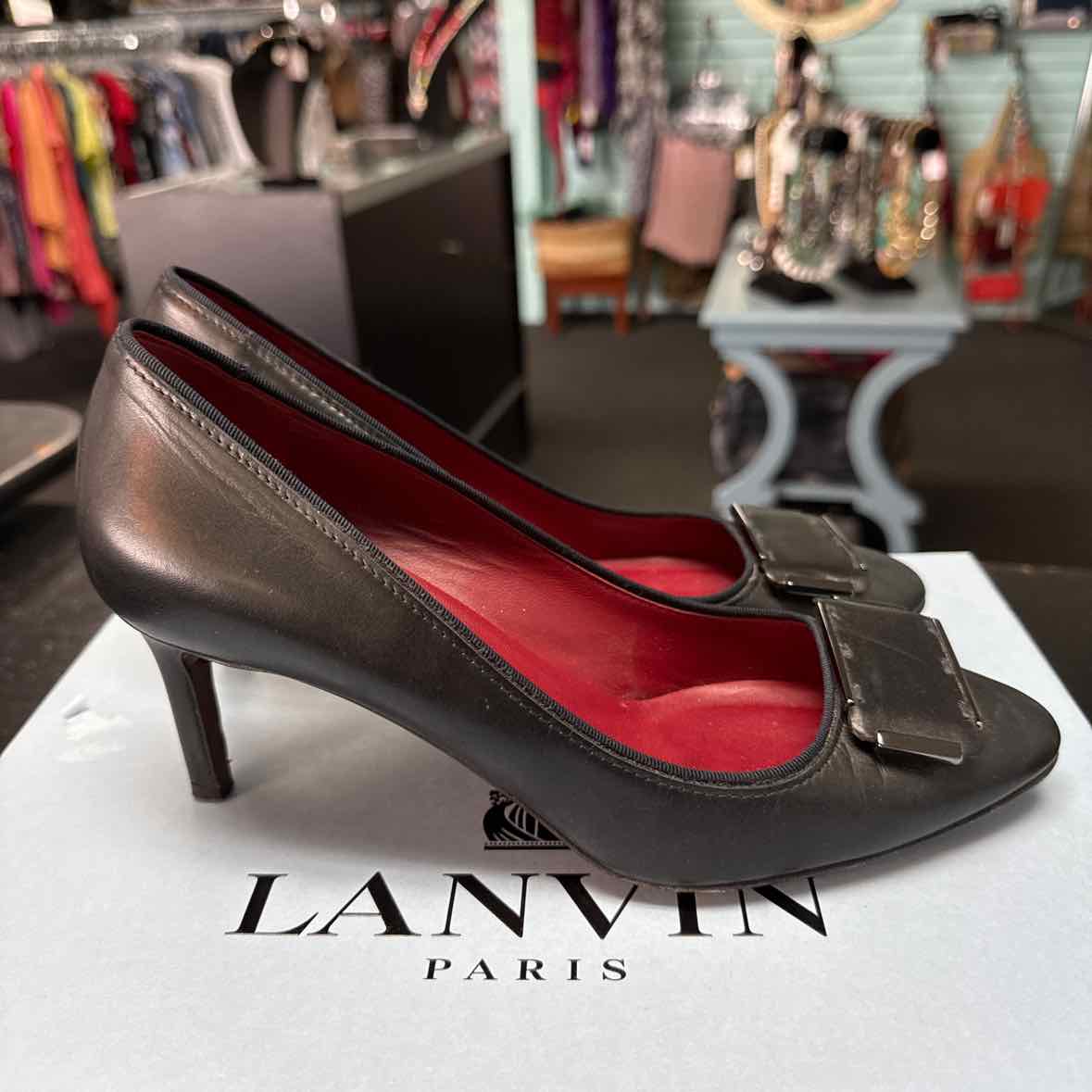 Lanvin Size 7 Vintage Navy Leather Preloved Heels