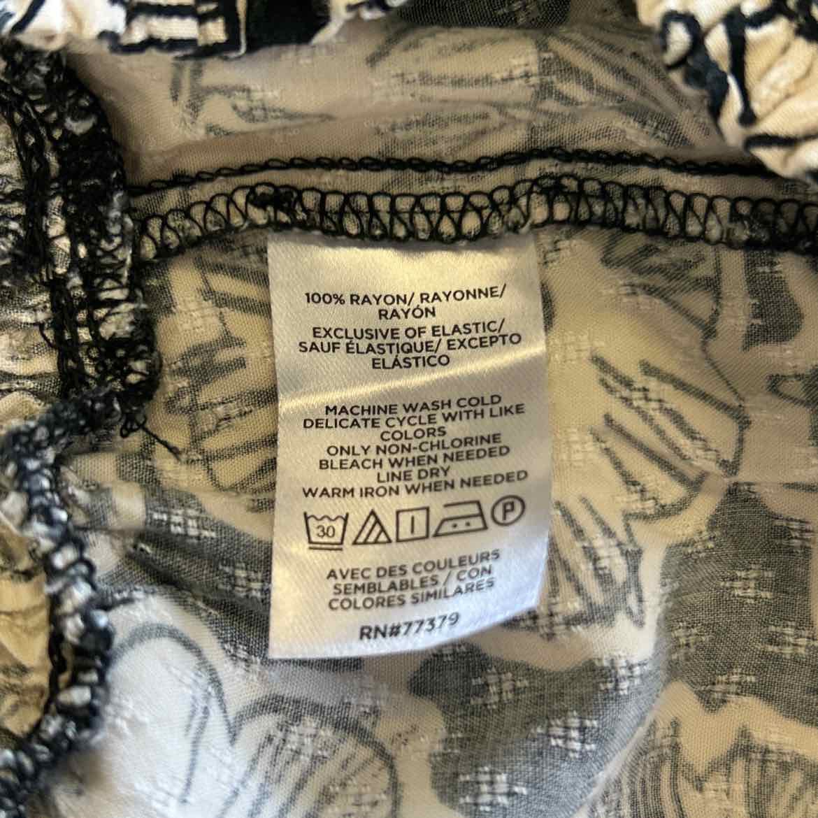 Ann Taylor Size XL Black/White Preloved Blouse SS