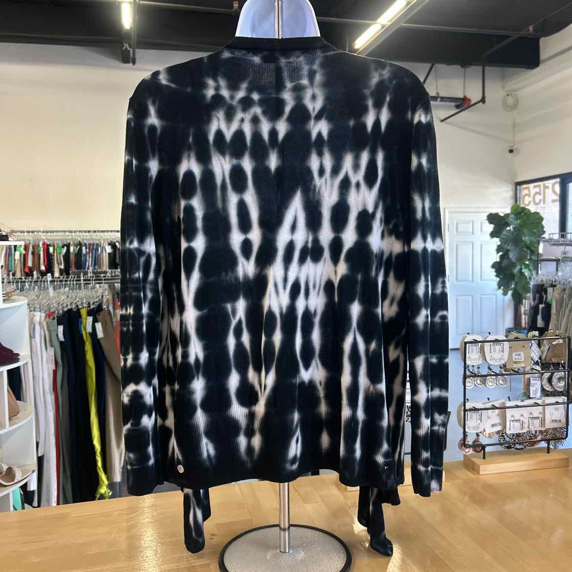 Vera Wang Size M Black/White/Blue Preloved Cardigan