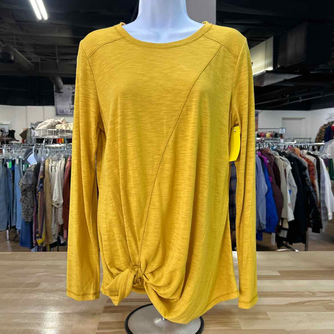 St John's Bay Size M Yellow Preloved Longsleeve