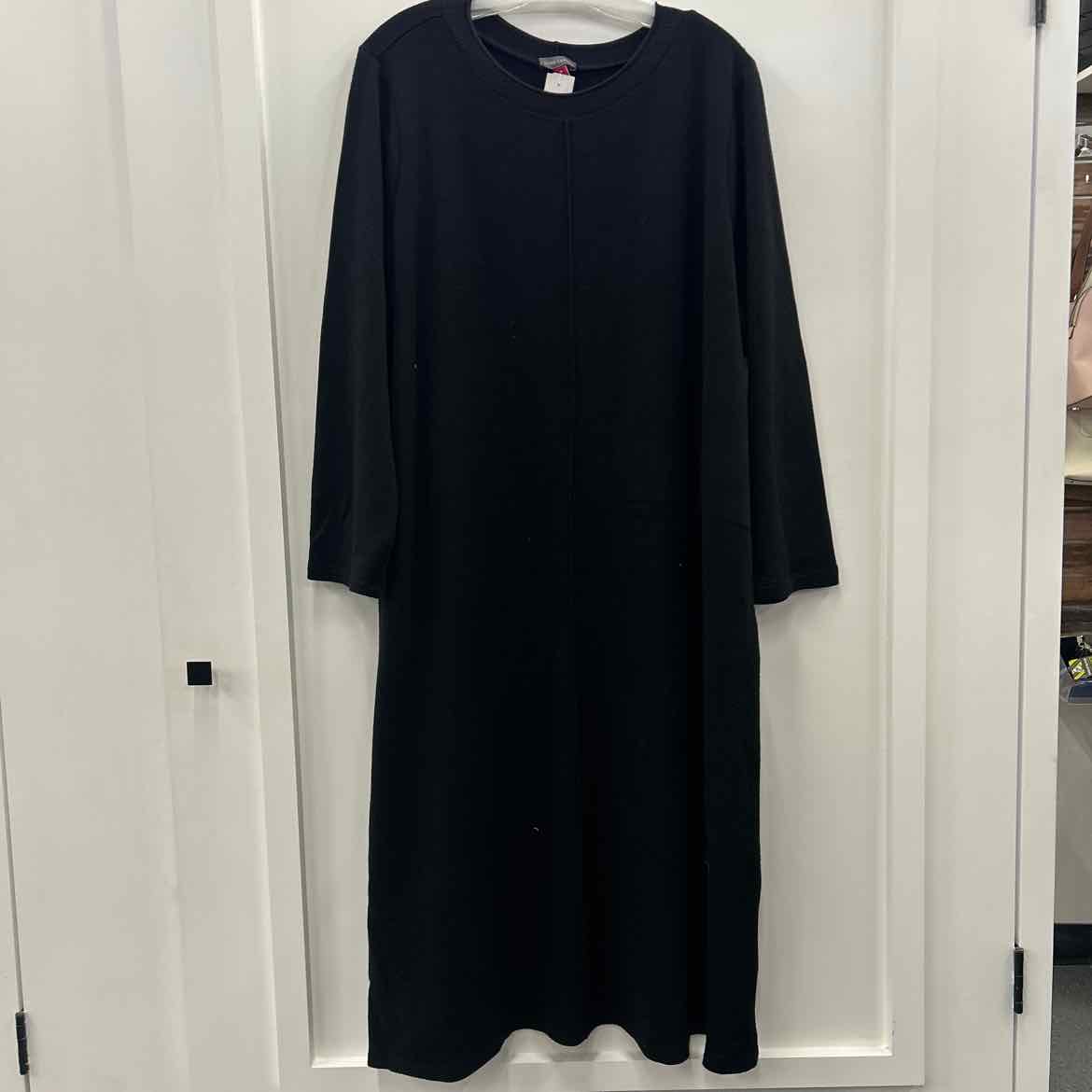 Vince Camuto Size 2X Black Long Sleeve Midi Dress
