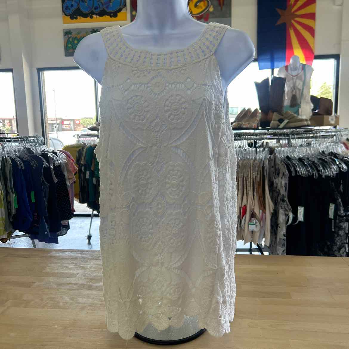 Adiva Size M White Preloved Sleeveless