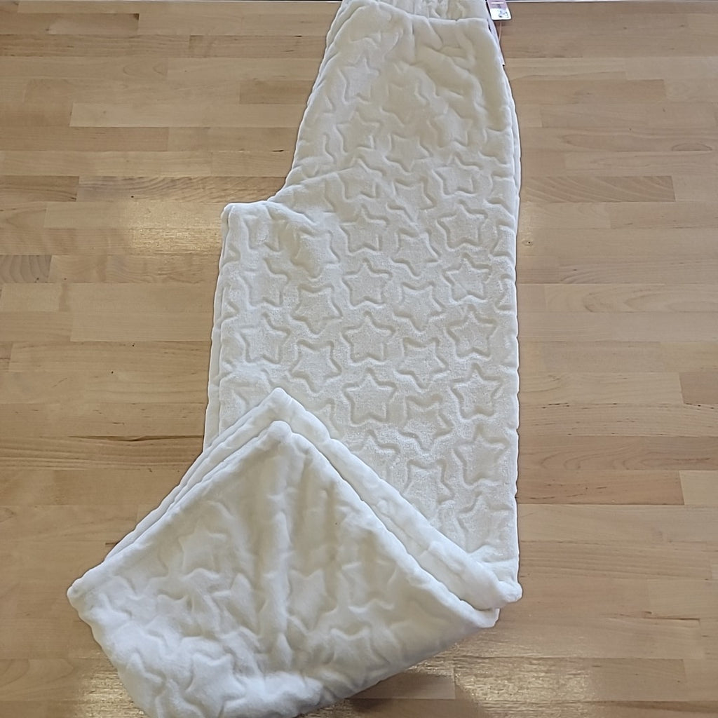 Fame Size XL White Faux Fur Star Lounge NWT