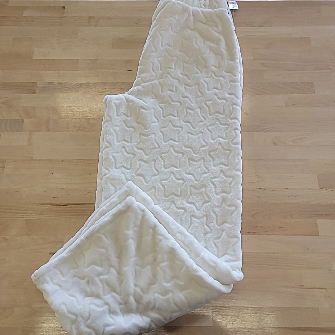 Fame Size XL White Faux Fur Star Lounge NWT