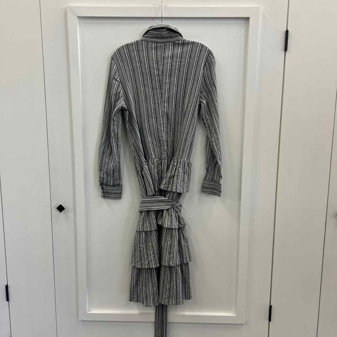 77 Size 3 Gray Preloved Dress