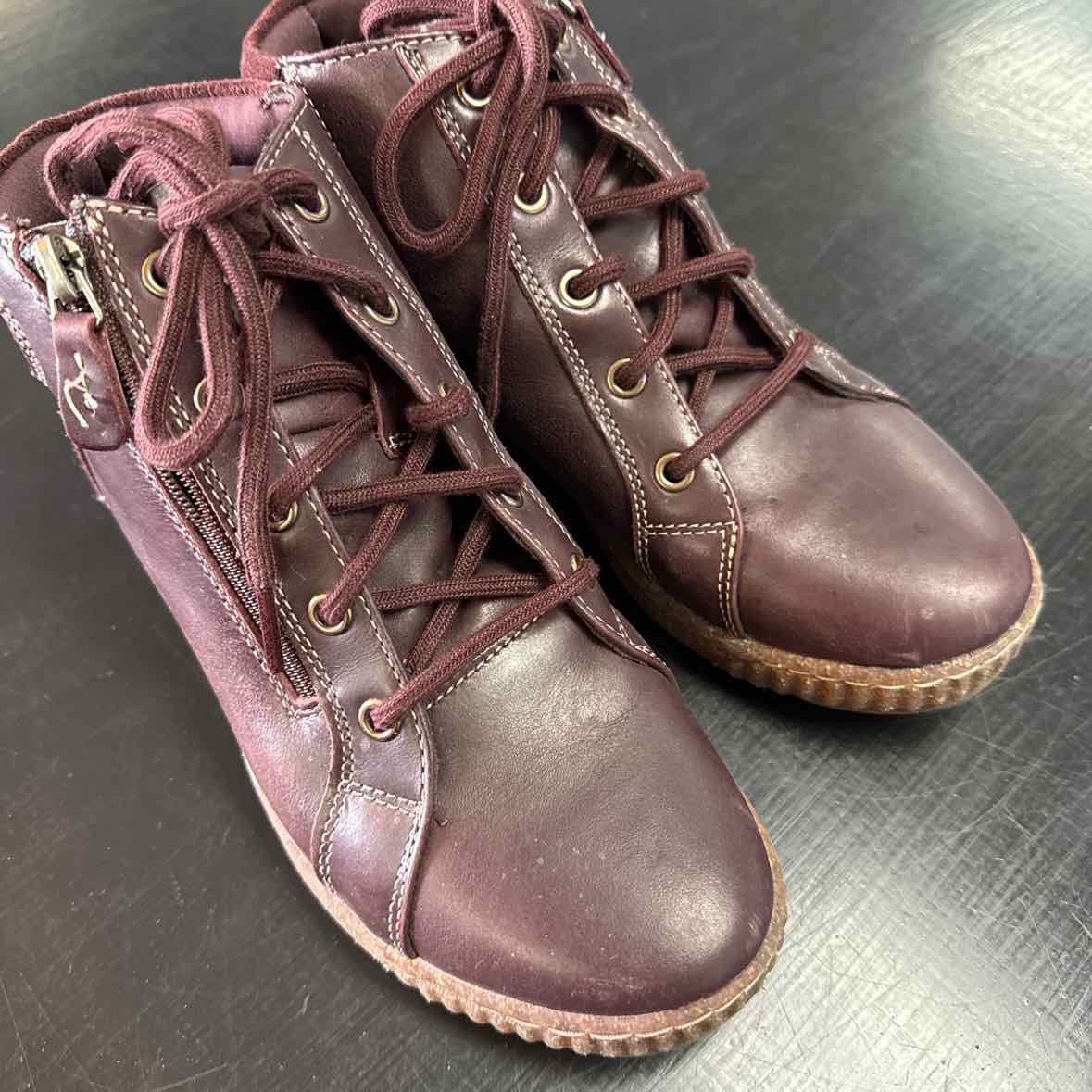 Clarks Shoe Size 7 Caroline Park Wine Leather Boots