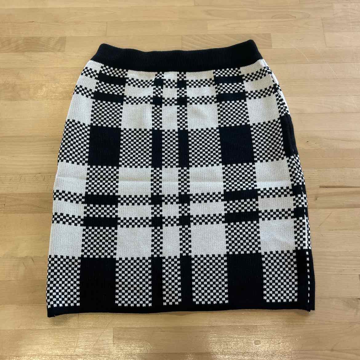 Ecret Size OS White & Black Preloved 2 pc Dress Set