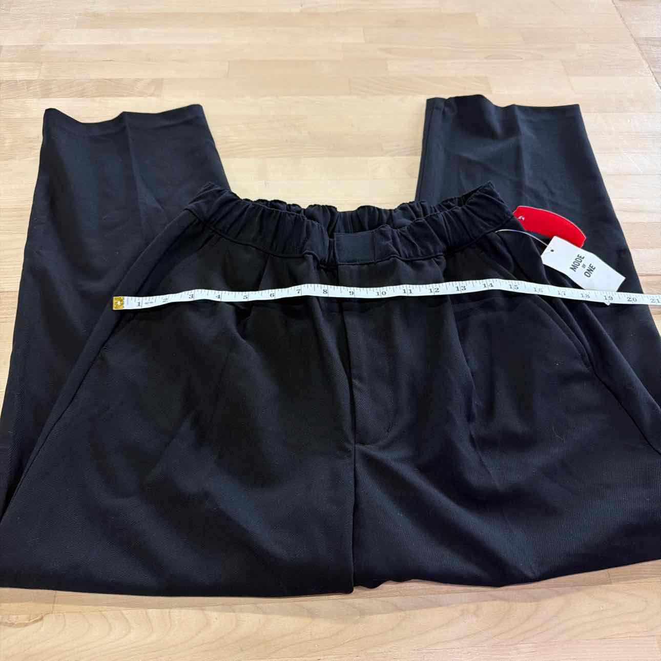 Mode of One Men's Relaxed-Fit Trousers - Deep Black