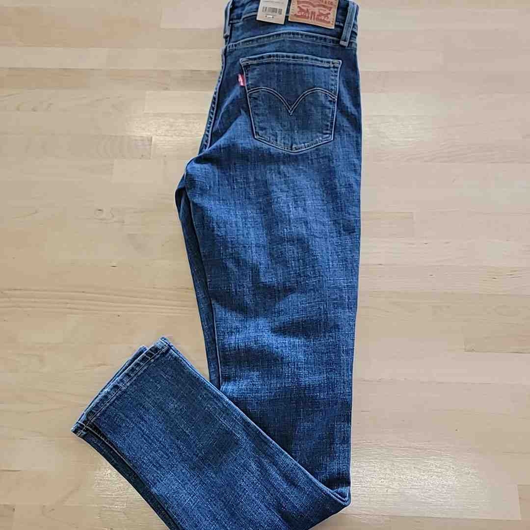 Levi Size 28 Blue Jeans