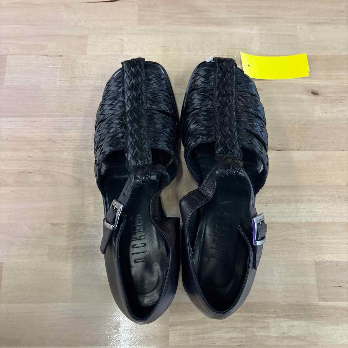 Nickels Size 9 Black Leather Sandals