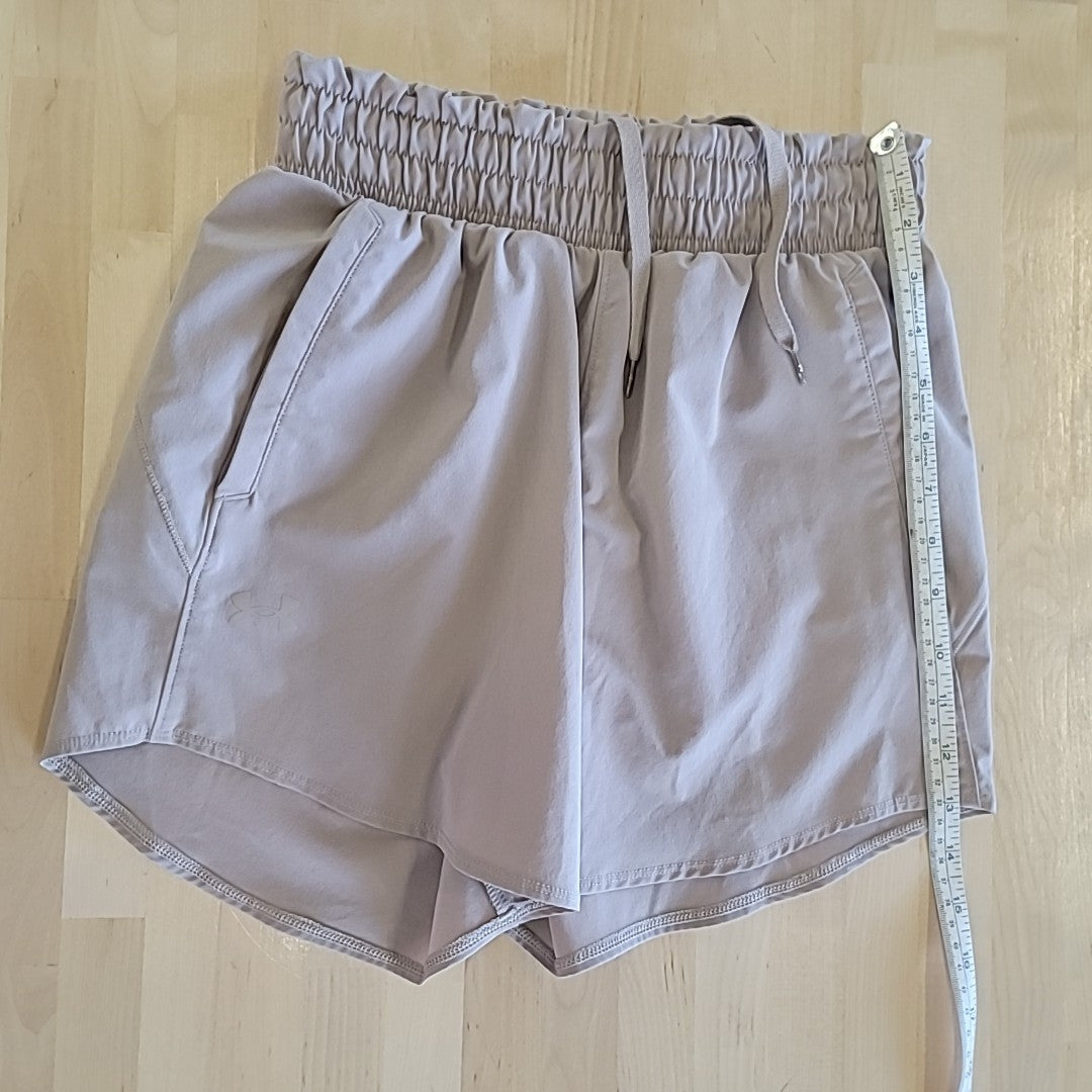 Under Armour Size XS Tan Shorts