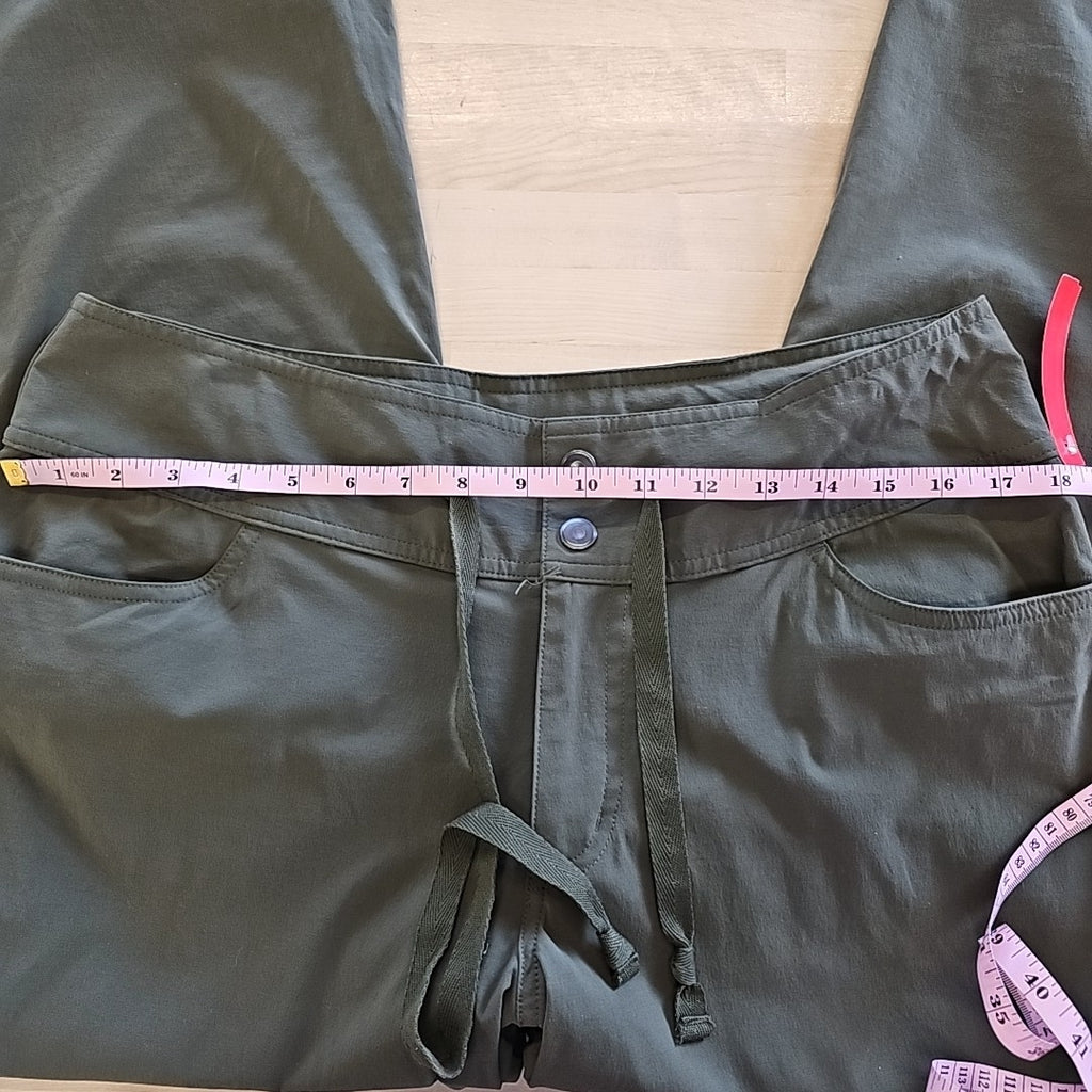 Columbia Size 14 Green Athletic cargo Pants Used