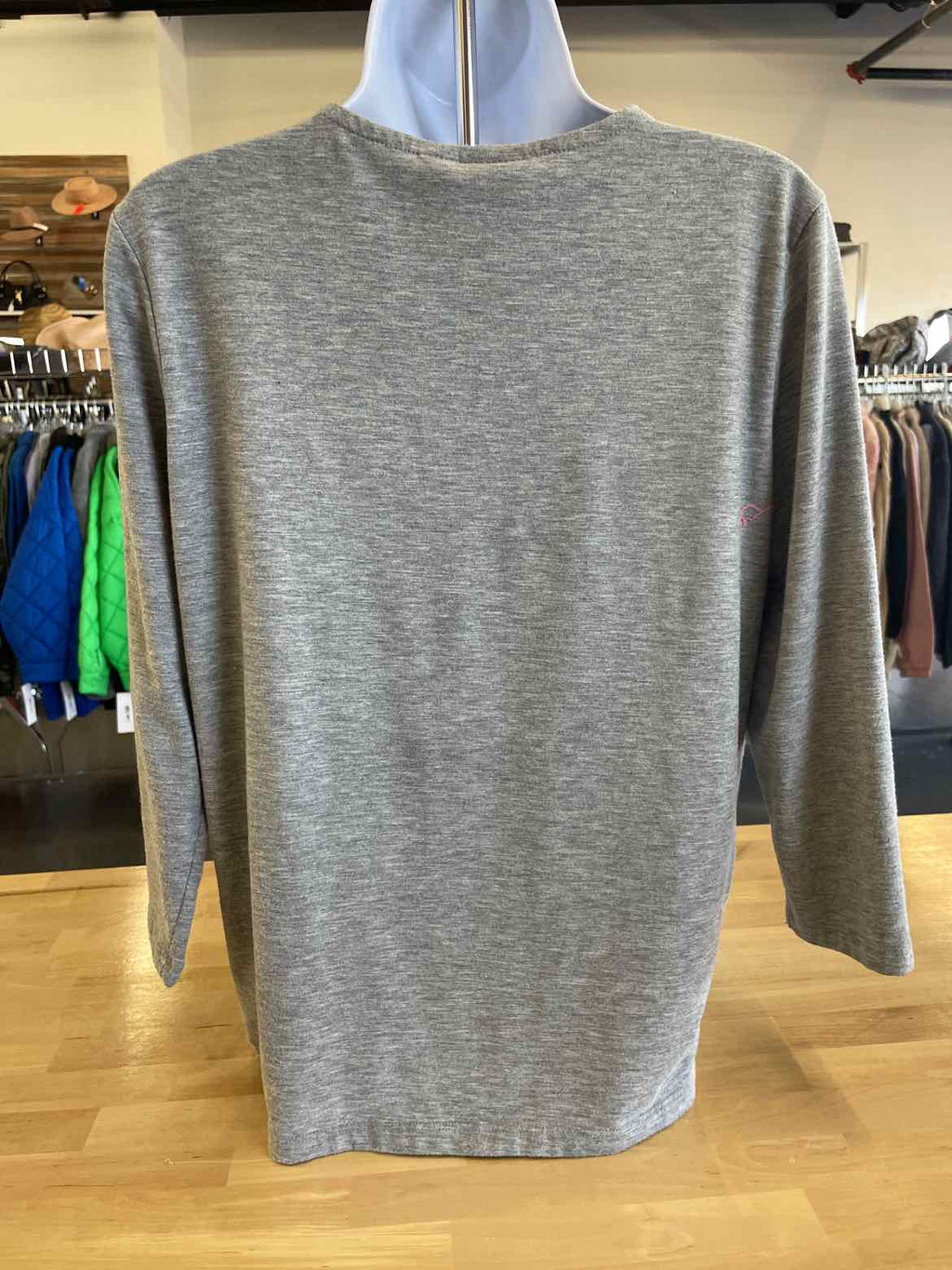 Chico's Size 1 Gray T-shirt