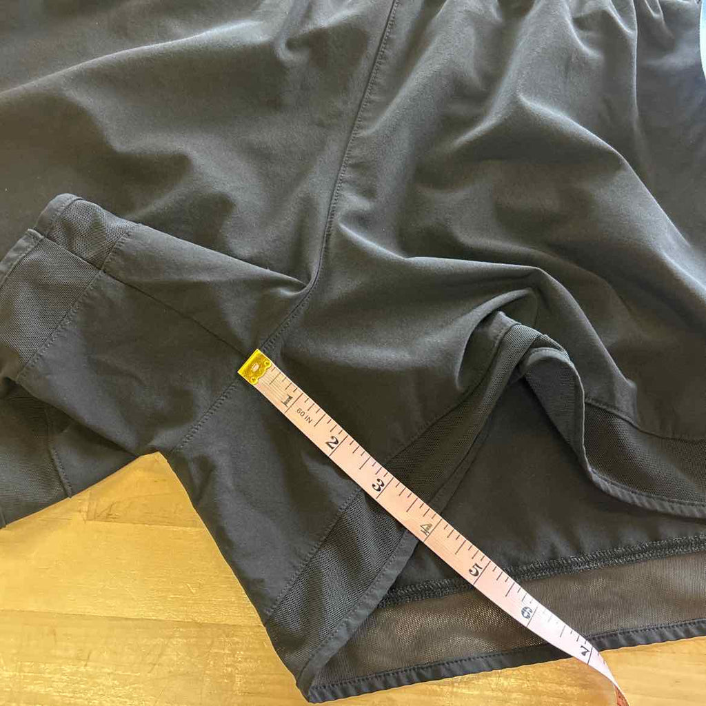 Athleta Size L Black Preloved Athletic Shorts