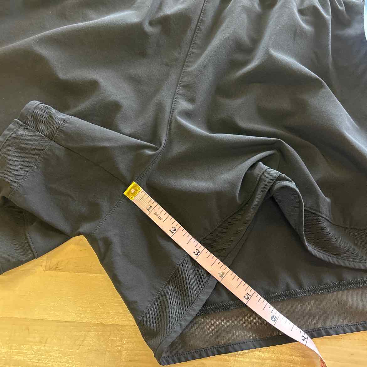 Athleta Size L Black Preloved Athletic Shorts