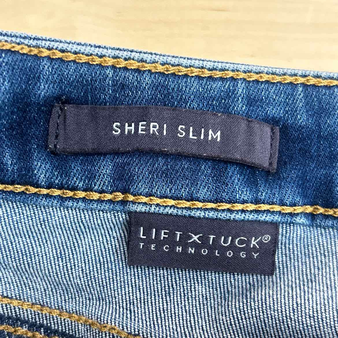 NYDJ Size 6P Blue Denim Preloved Jeans